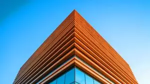"Ce colosse en bois de 87 mètres : la tour universitaire américaine qui redéfinit l'architecture mondiale et défie les gratte-ciel"
