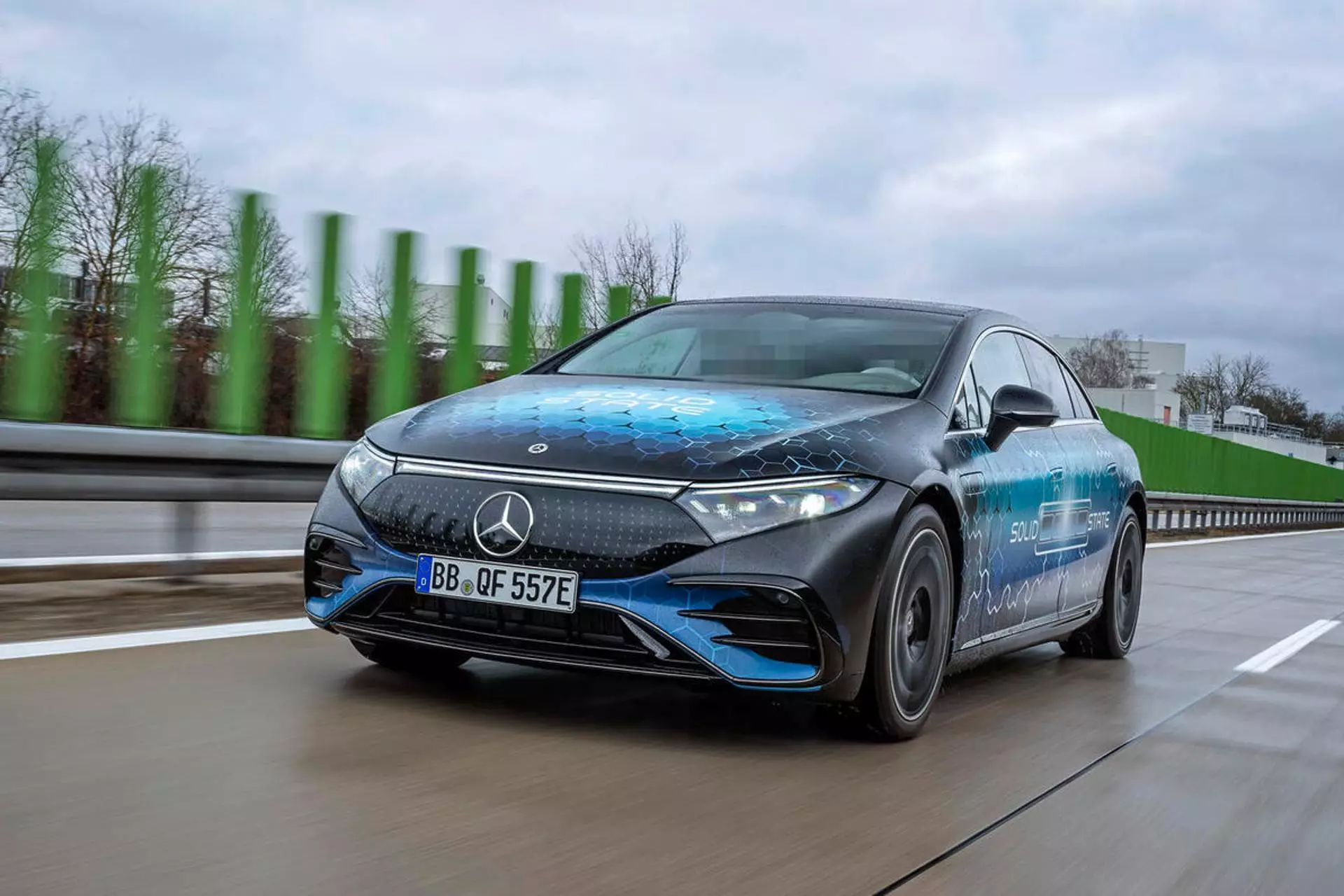 Mercedes-Benz commence les essais sur route du premier prototype de batterie à électrolyte solide