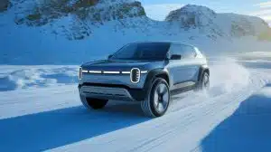 Rouler sur la neige en 60 secondes : l’invention révolutionnaire de Priam Lecomte pourrait bouleverser la Loi Montagne Cette invention géniale de Priam Lecomte promet une révolution sur les routes enneigées et redéfinit la Loi Montagne