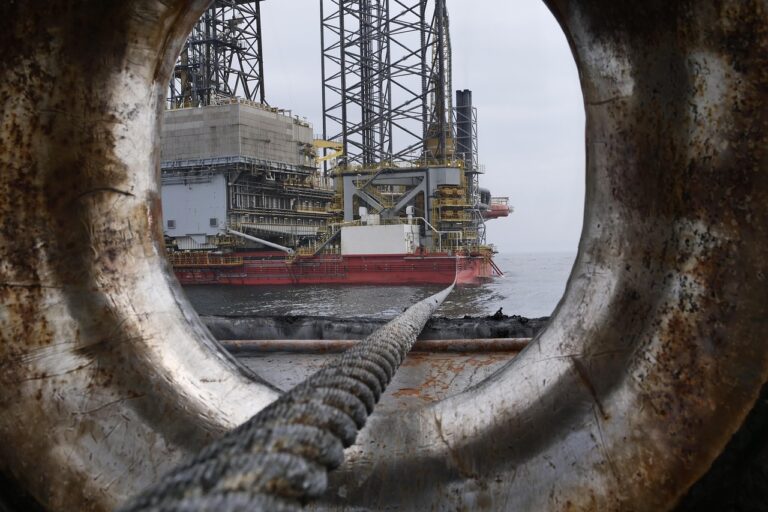 La Chine révèle un gisement colossal de pétrole et gaz : 800 barils par jour, une découverte qui bouleverse l&rsquo;énergie mondiale