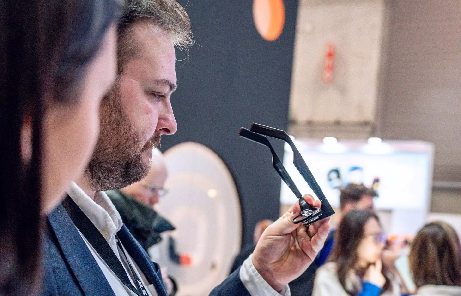 Les lunettes AI ont été lancées au MWC 2025, marquant ainsi l'entrée de Tecno sur le marché des lunettes intelligentes.