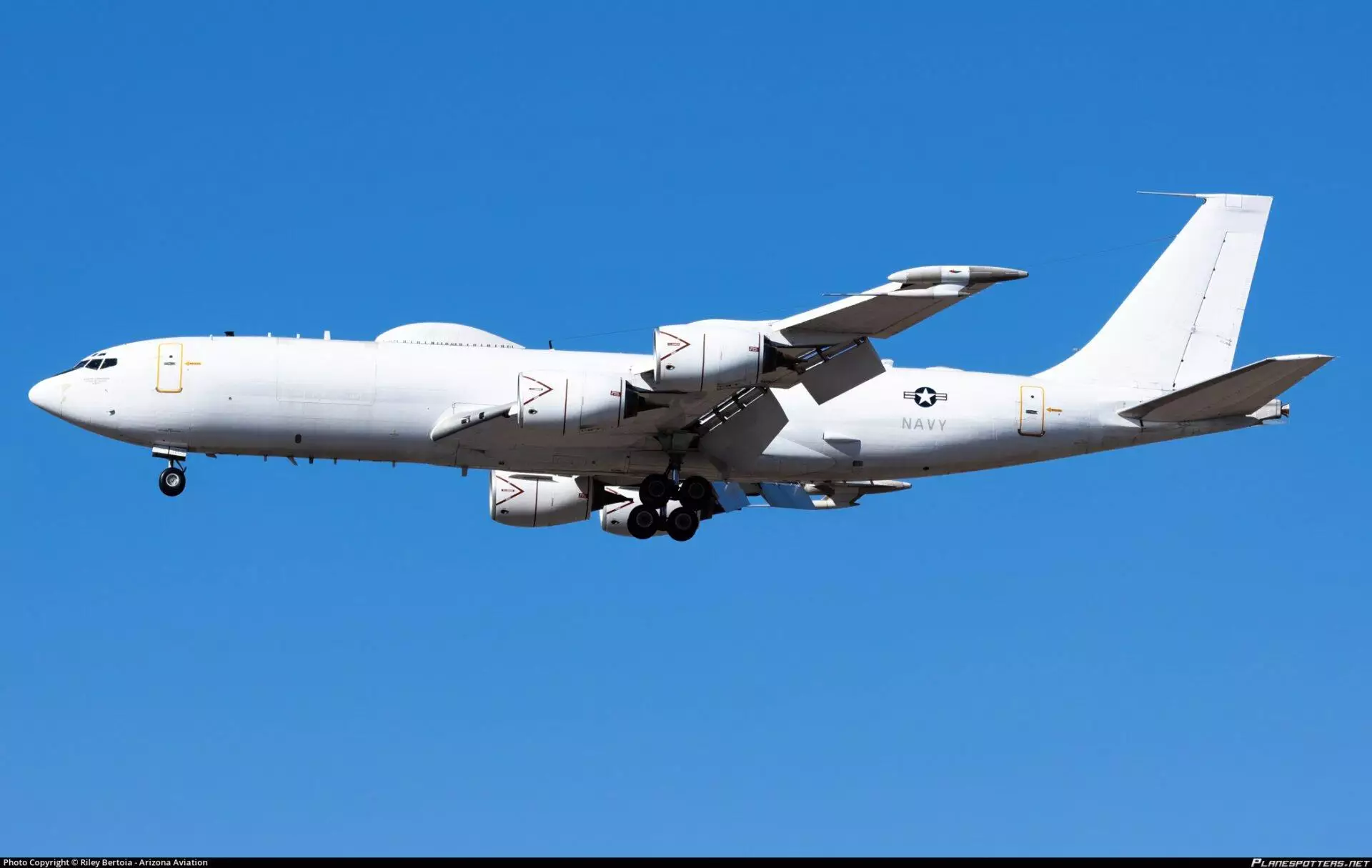 164386, avion Boeing E-6B Mercury de la marine américaine, immatriculé 707-320B, repéré par Planespotters.net sous le numéro 1566463 A990c1ec57 O