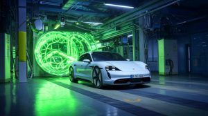 « Un pas de géant pour l'avenir » : cette initiative de recyclage de batteries par Porsche révolutionne la production des véhicules électriques
