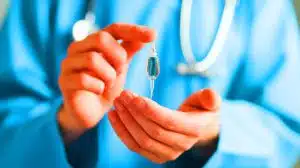 « Ce pacemaker est plus petit qu’un grain de riz » : cet implant autonome s’injecte en quelques secondes et puise son énergie dans vos fluides corporels « Ce pacemaker est plus petit qu’un grain de riz » : cet implant autonome s’injecte en quelques secondes et puise son énergie dans vos fluides corporels