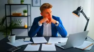 « Je suis ruinée » : 40 % des auto-entrepreneurs plongés dans le chaos par des déclarations erronées, l’URSSAF tire la sonnette d’alarme