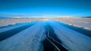 La fonte explosive de la piste la plus septentrionale du monde : un désastre climatique imminent en Arctique