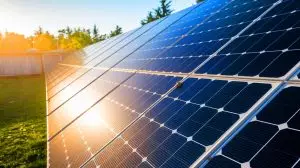 LONGi bouleverse tout : le Hi-MO X10 pulvérise les limites avec son pouvoir autonettoyant contre la poussière, le monde solaire abasourdi