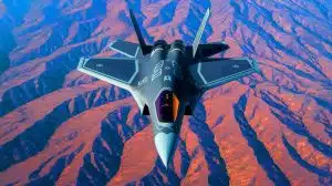« Pékin bouleverse l'équilibre mondial » : le J-36 furtif sans queue de Chine en vol pour la deuxième fois, une avancée militaire inégalée qui effraie l'Occident