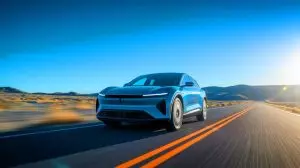 « Plus écologique que jamais » : ce véhicule solaire Aptera conquiert la mythique Route 66 avec un voyage spectaculaire de 300 miles sans carburant