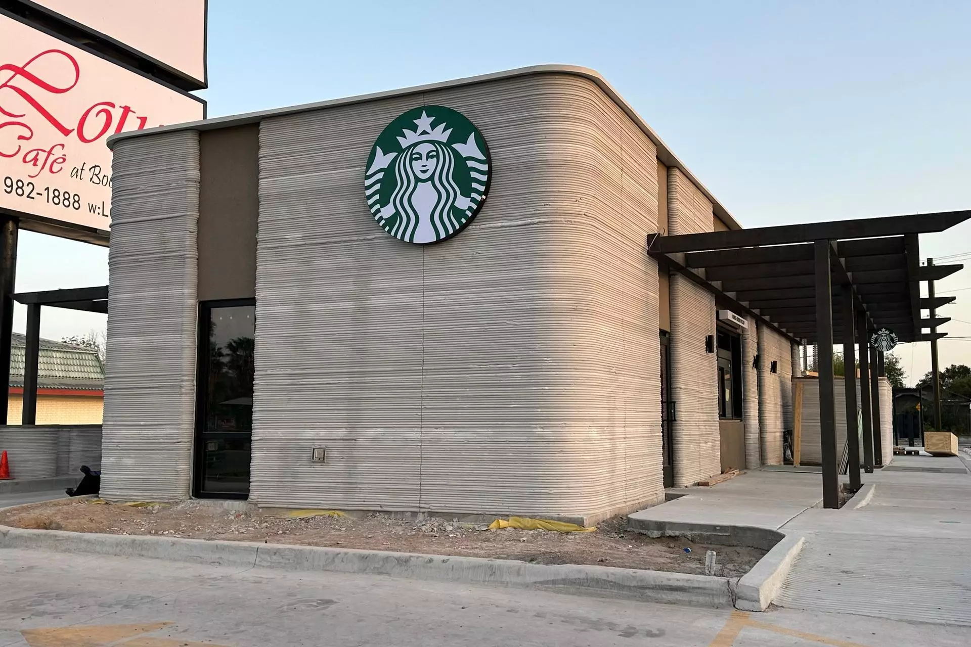 Le Starbucks imprimé en 3D a été réalisé grâce à l'imprimante BOD2 de Cobod