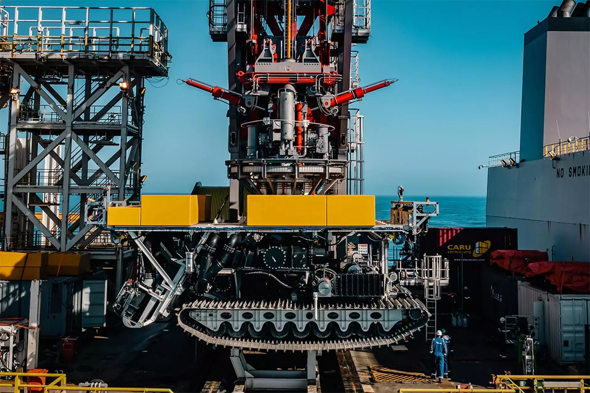 The Metals Company reconnaît que ses activités minières affecteront les écosystèmes marins, mais affirme que cela sera compensé par une réduction de notre dépendance à la destruction des écosystèmes terrestres.