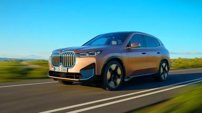 « Tesla est dépassé » : BMW dévoile un SUV électrique avec une autonomie record qui écrase toute la concurrence Illustration de la suprématie du BMW iX 2026 sur le marché des véhicules électriques (création par IA, non réaliste). Crédit : Ideogram