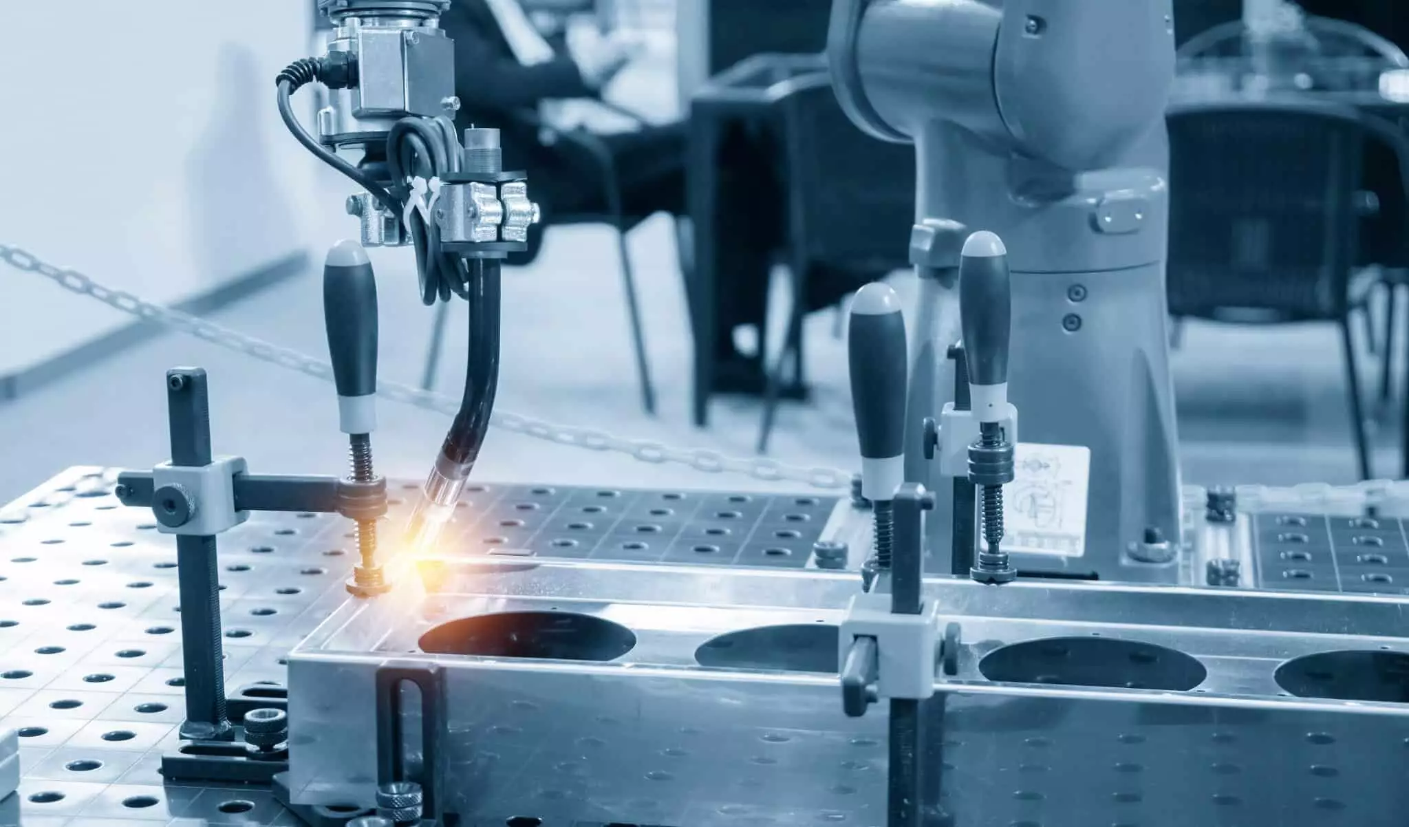 Une avancée majeure de l'IA : 8 000 postes remplacés par des machines intelligentes