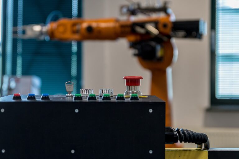 « L’Amérique se tire une balle dans le pied » : les tarifs douaniers bloquent sa course face à la Chine en robotique et automatisation