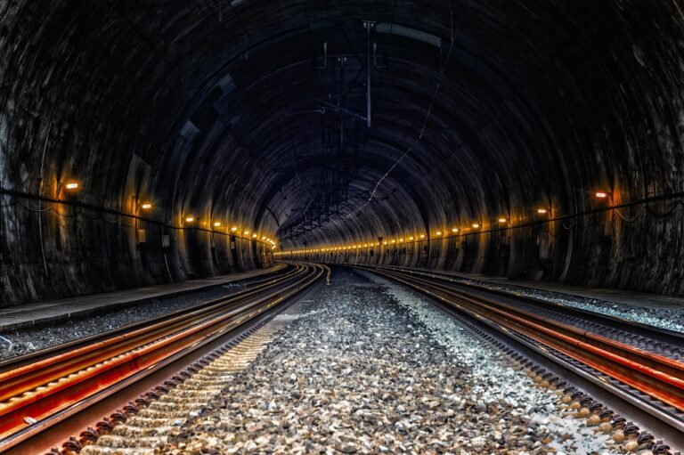 Un projet colossal pour relier deux continents : Elon Musk s&rsquo;engage à bâtir un tunnel entre l&rsquo;Europe et l&rsquo;Amérique pour 18 700 milliards d&rsquo;euros