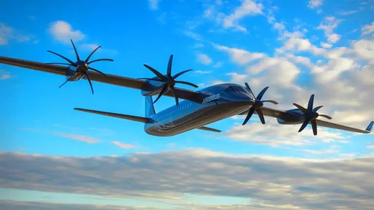 Illustration de l'avion à hydrogène conceptuel d'Airbus avec quatre moteurs électriques. Image réalisée par IA.