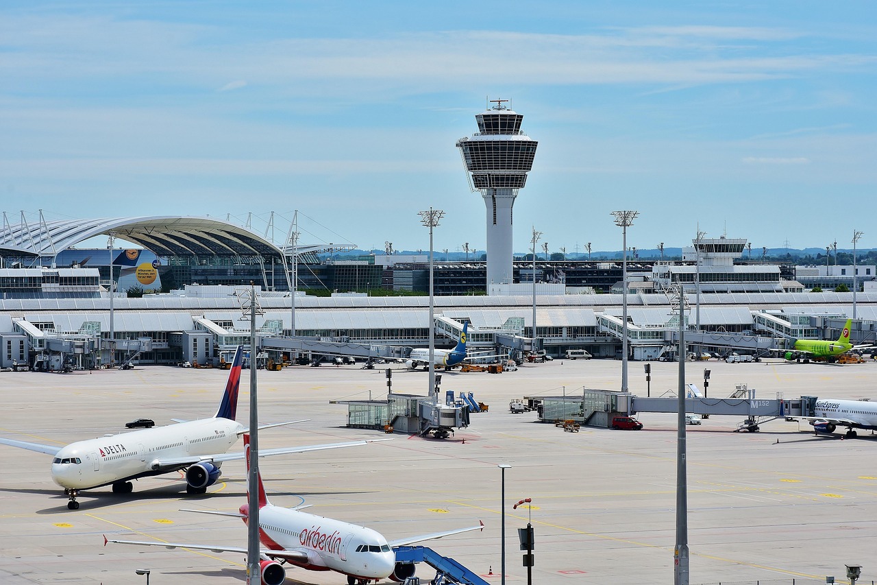 Des titans de l&rsquo;aviation : découvrez ces aéroports colossaux qui redéfinissent le transport aérien avec leurs infrastructures d&rsquo;une envergure époustouflante