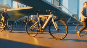 Illustration de l'innovation technologique du vélo électrique Anod avec batterie ultra-compacte. Image réalisée par IA.