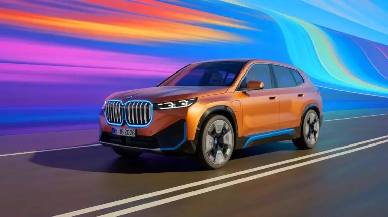 Illustration de la BMW iX 2026, véhicule électrique avec une autonomie record. Image réalisée par IA.