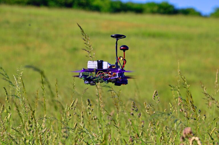 « Incroyable, même les poissons n’en reviennent pas » : le drone imprimé en 3D par des étudiants qui vole, plonge et nage à couper le souffle