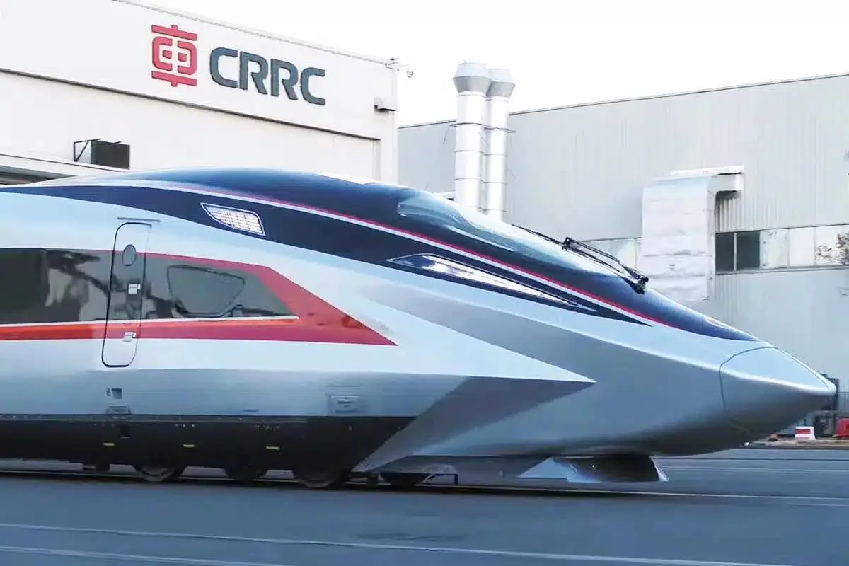 Le modèle CR450AF quittant les usines de production de CRRC.
