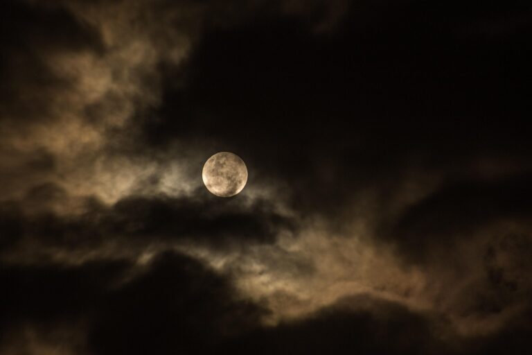 « On transforme la Lune en station-service » : la technologie magique chinoise qui métamorphose le sol lunaire en carburant et oxygène