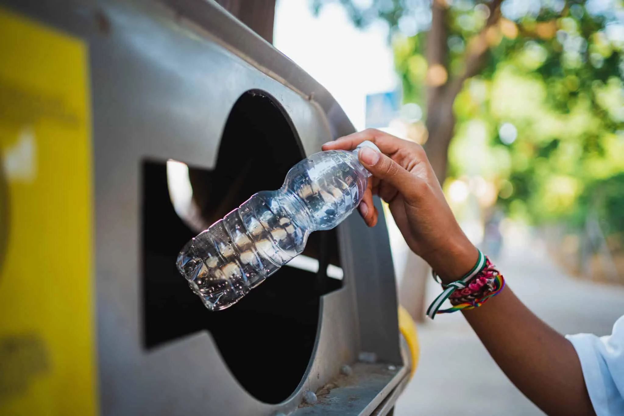 Recyclage de bouteilles en plastique