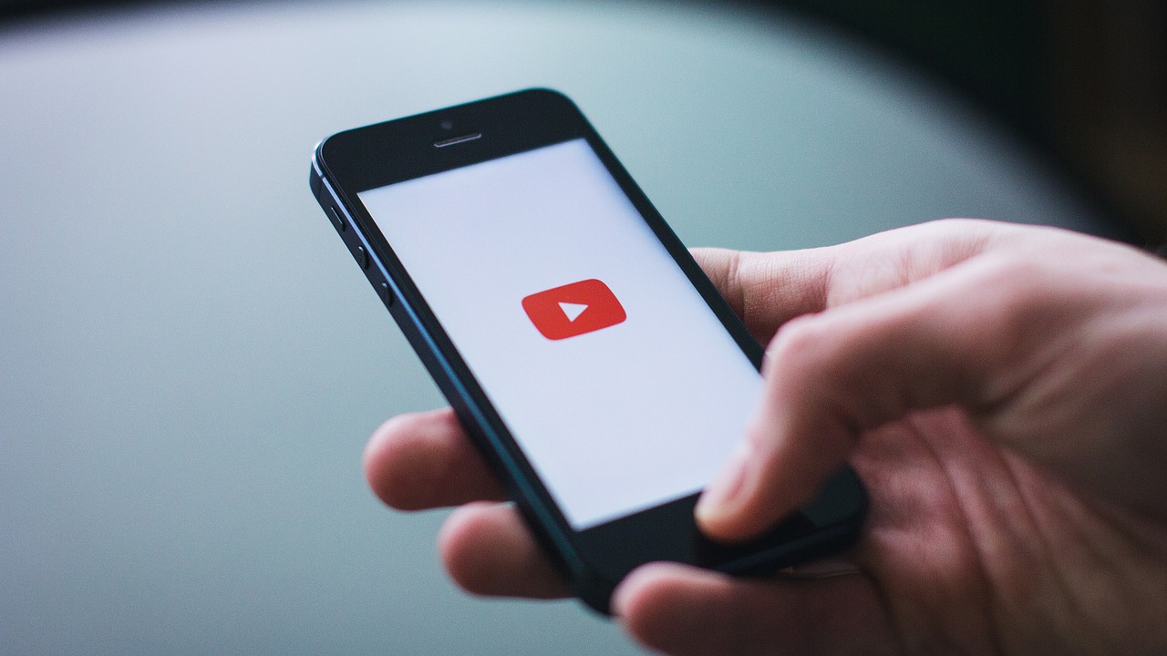« Un tsunami publicitaire incontrôlable » : YouTube, cette machine à cash qui défie les lois du marché et menace l’équilibre des médias en ligne