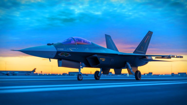 « On tient le prédateur ultime » : l’avion de chasse de 6e génération surgit au sol et pulvérise toutes les limites militaires