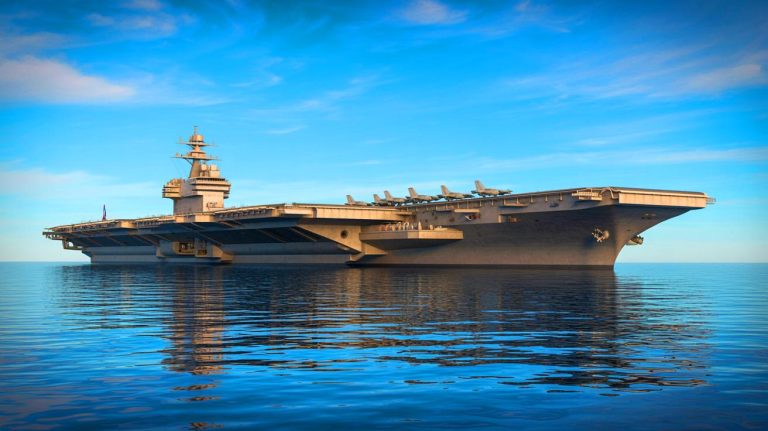 « C&rsquo;est deux fois le Charles de Gaulle » : le porte-avions américain de 337 mètres embarque 90 avions contre 40 pour la France
