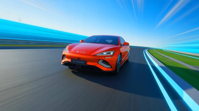 « Cette bête chinoise fait 472 km/h en électrique » : BYD pulvérise tous les records avec sa supercar de 2 958 chevaux qui défie les lois de la physique
