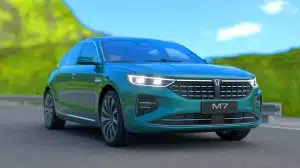 Illustration de la Roewe M7 hybride rechargeable avec son design audacieux et son autonomie exceptionnelle.