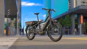 « Il remplace la voiture » : ce vélo électrique qui s’allonge tout seul affole l’industrie du transport urbain Illustration de la modularité du vélo cargo électrique de Bike43.