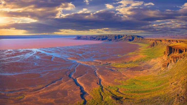 Les niveaux des lacs en baisse peuvent déclencher des séismes : un phénomène inattendu aux conséquences potentiellement graves