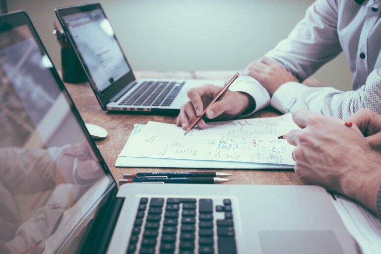 IA et premiers emplois, ce qui change pour les jeunes